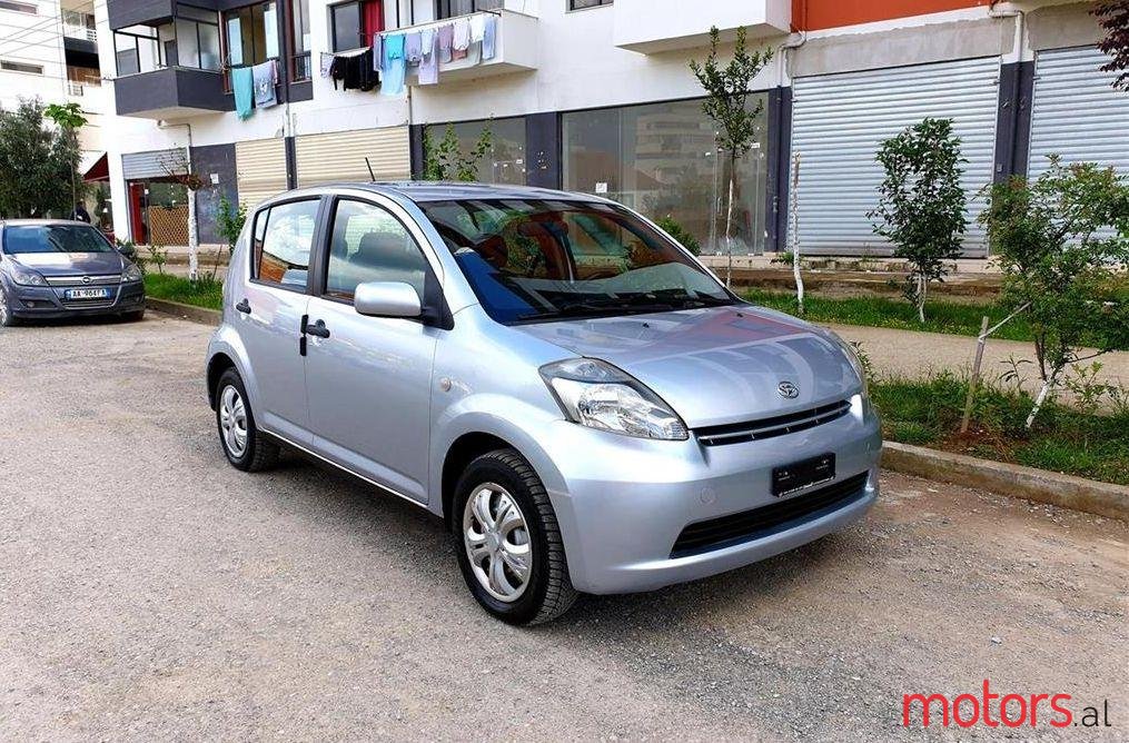 2006' Daihatsu Sirion photo #1