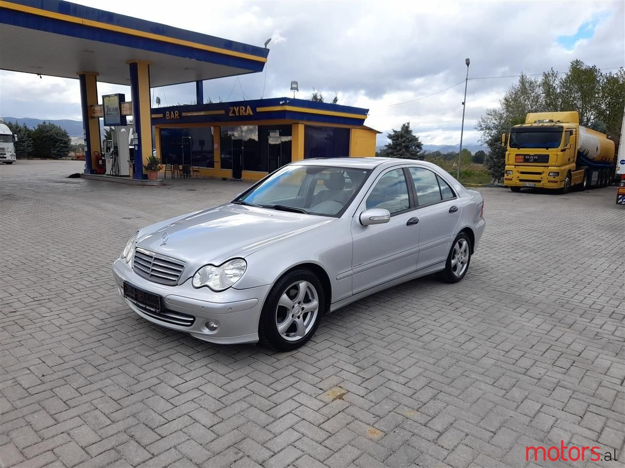 2005' Mercedes-Benz C 220 photo #5