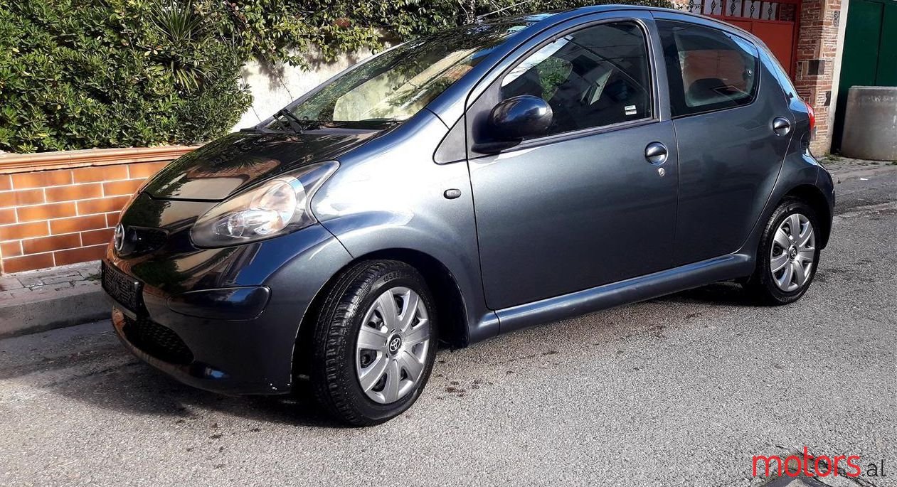 2006' Toyota Aygo photo #1