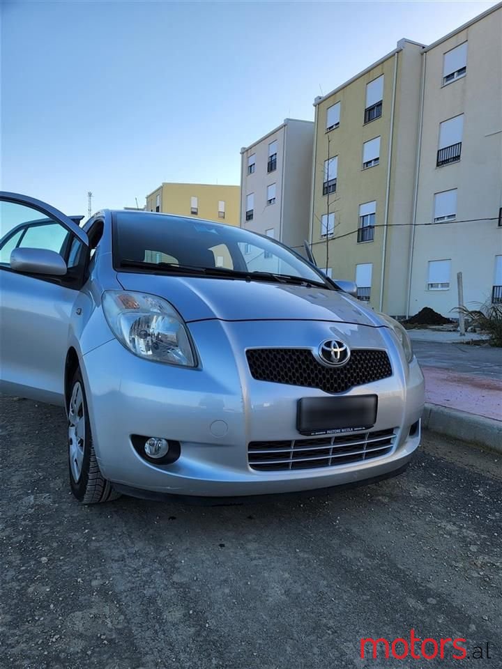 2007' Toyota Yaris photo #1