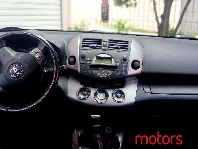 2006' Toyota RAV4 photo #4