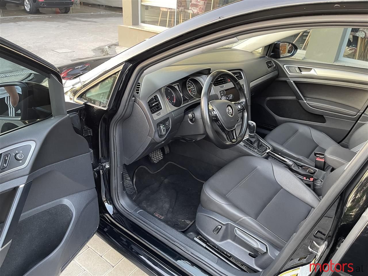 2015' Volkswagen Golf photo #3