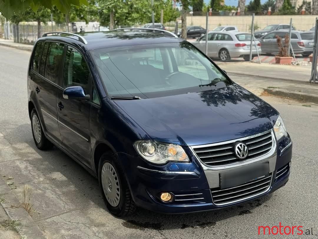 2006' Volkswagen Touran photo #2