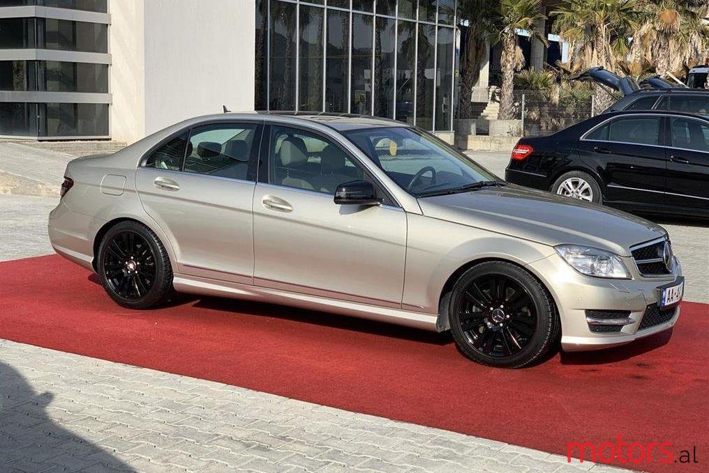 2010' Mercedes-Benz C 300 photo #1