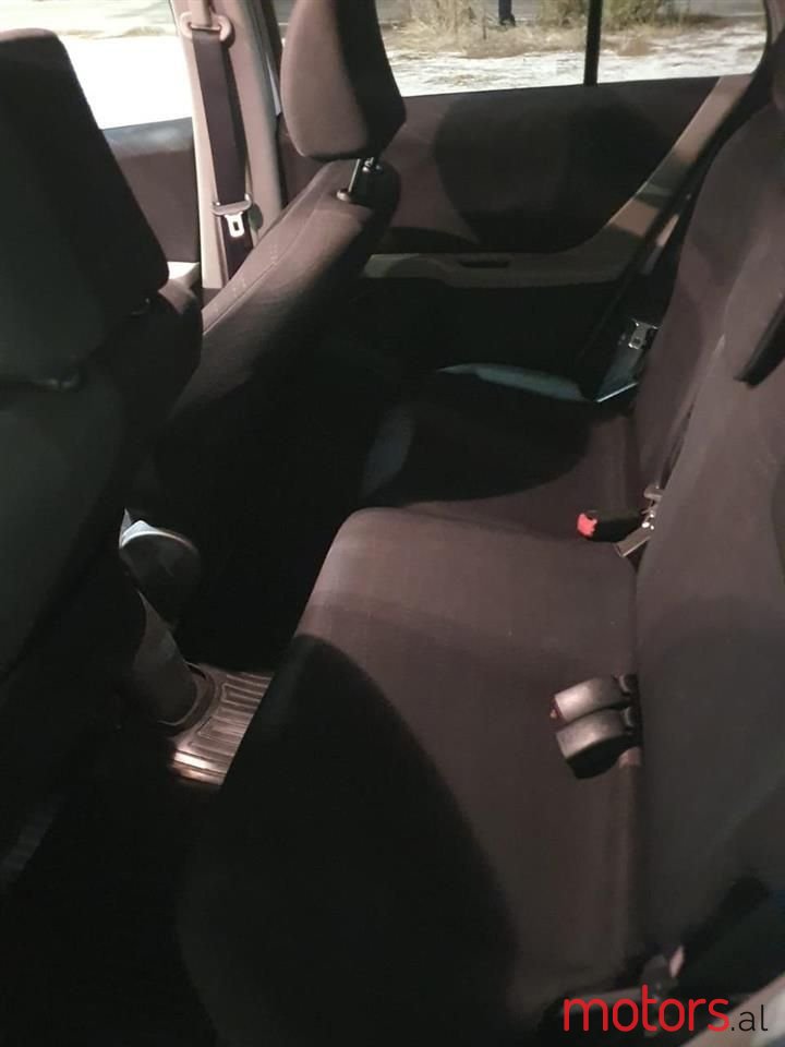 2008' Toyota Yaris photo #5