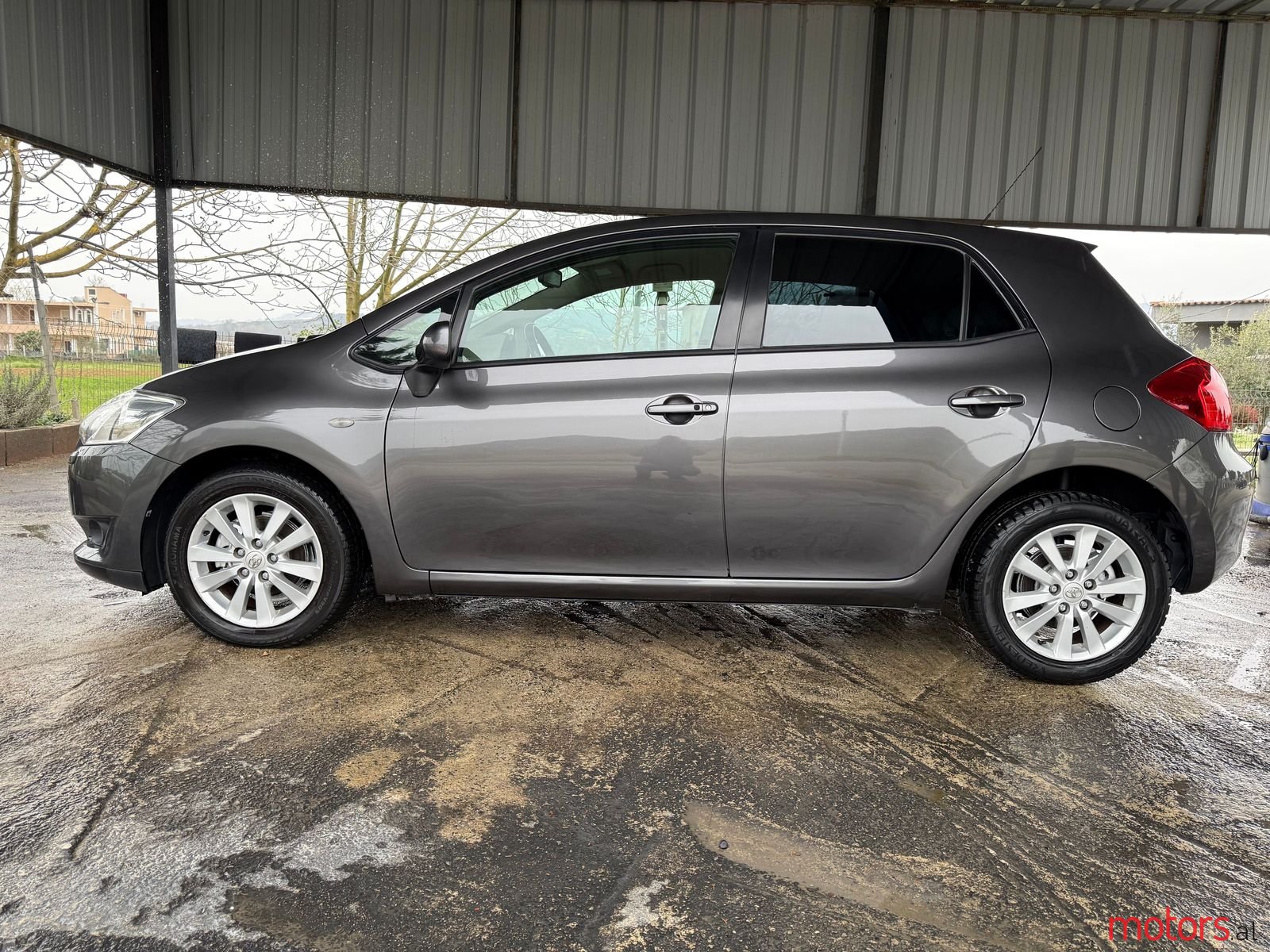 2007' Toyota Auris photo #1