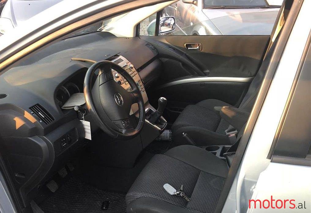 2008' Toyota Verso photo #1