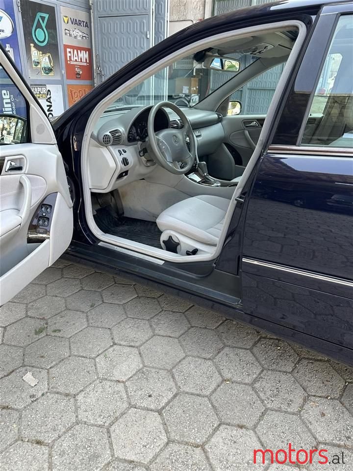 2006' Mercedes-Benz C 220 photo #1