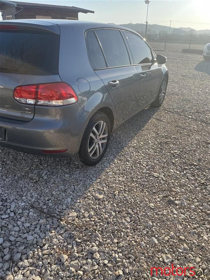 2011' Volkswagen Golf photo #1