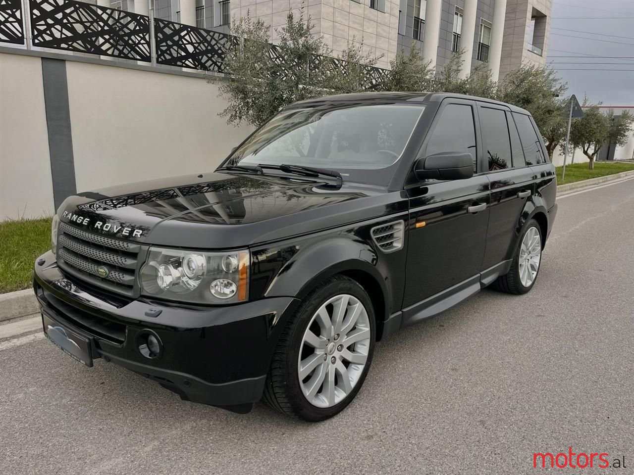 2009' Land Rover Range Rover Sport photo #1