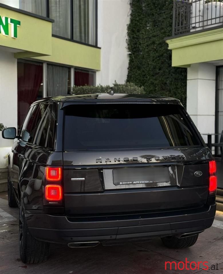 2020' Land Rover Range Rover photo #3