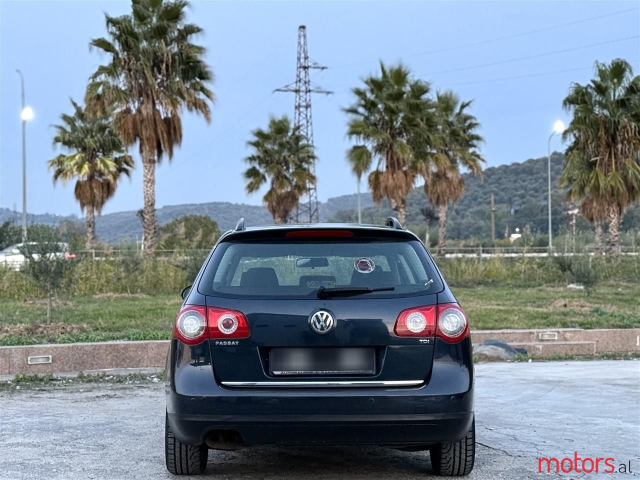 2009' Volkswagen Passat photo #5