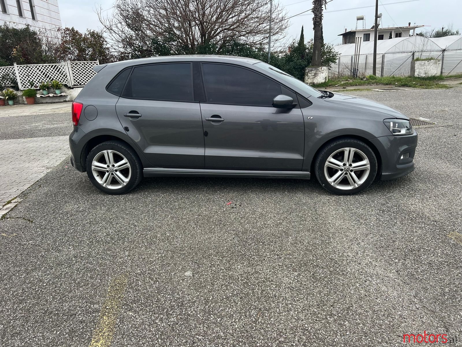 2014' Volkswagen Polo photo #2