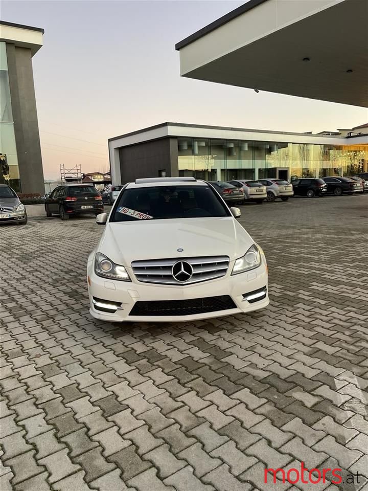 2012' Mercedes-Benz C 300 photo #1