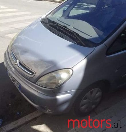 2002' Citroen Xsara Picasso photo #1