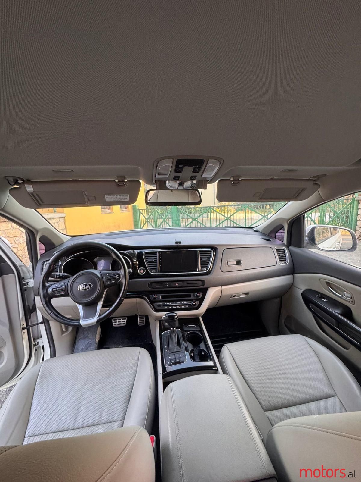 2015' Kia Carnival photo #3