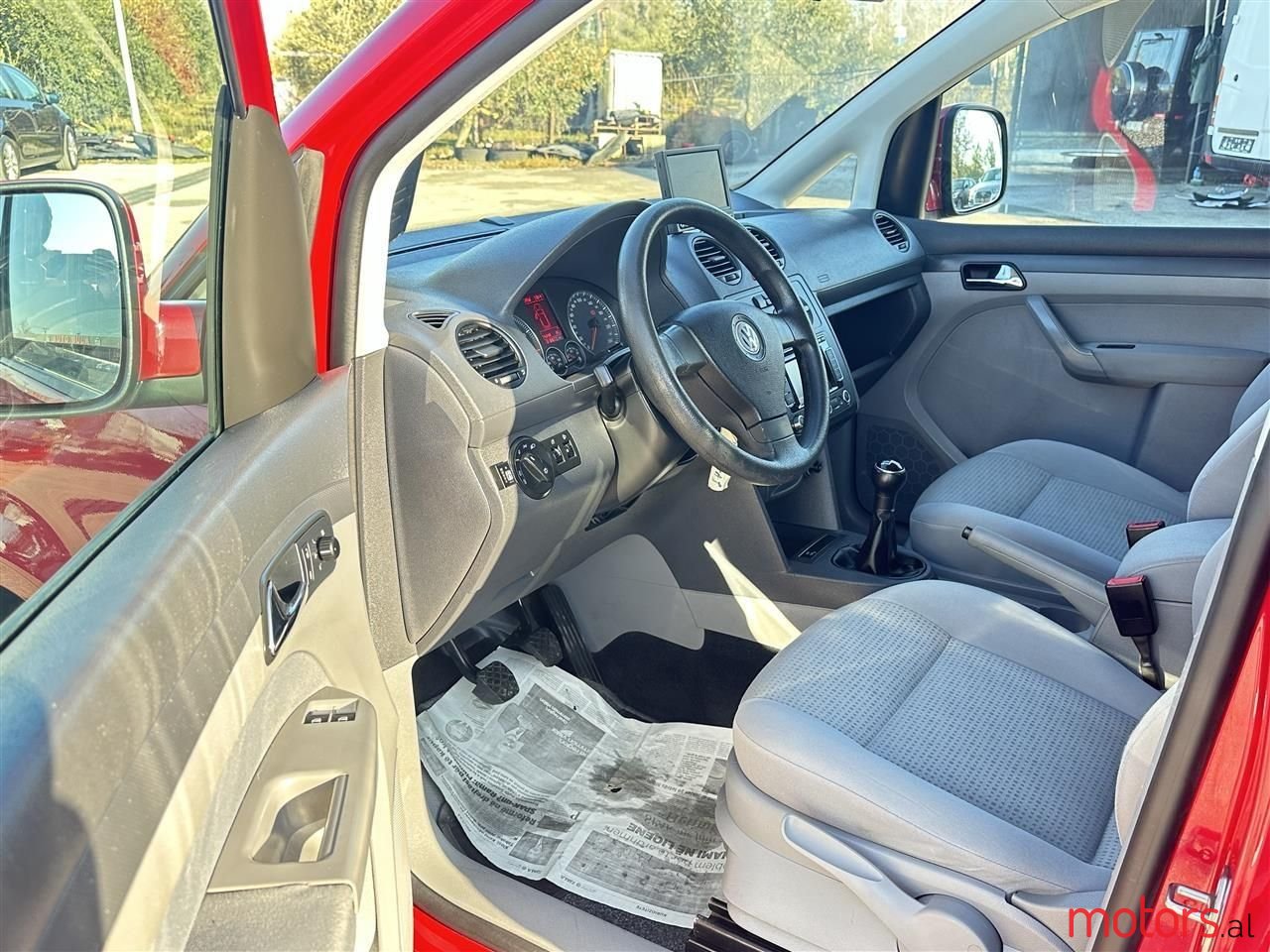 2009' Volkswagen Caddy photo #2