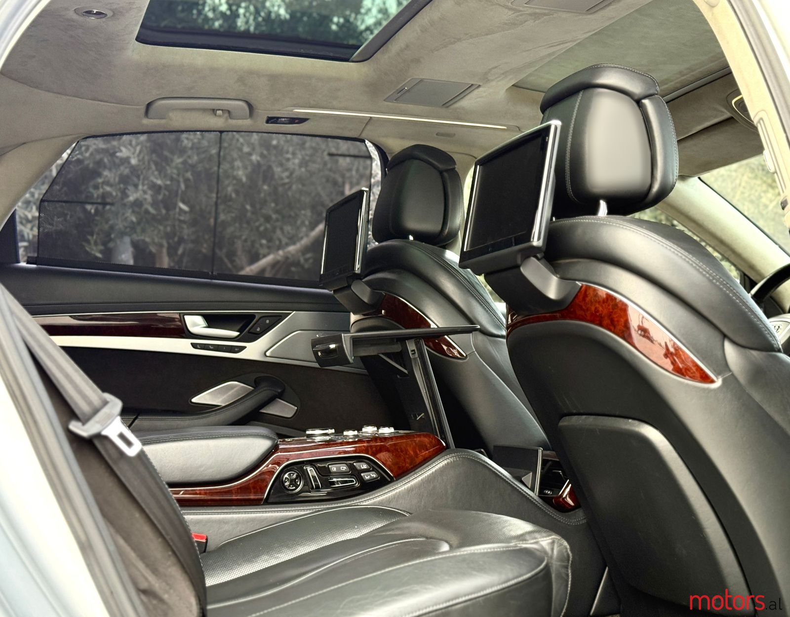 2012' Audi A8 photo #3