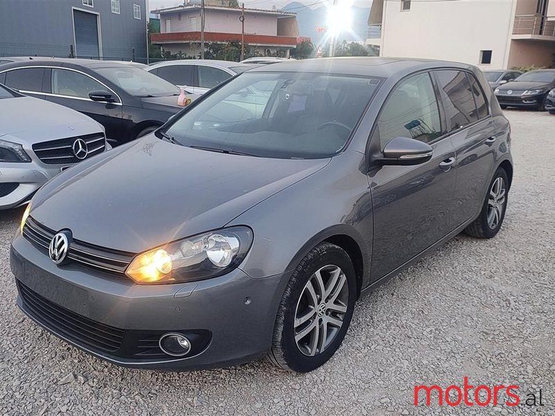 2010' Volkswagen Golf photo #1