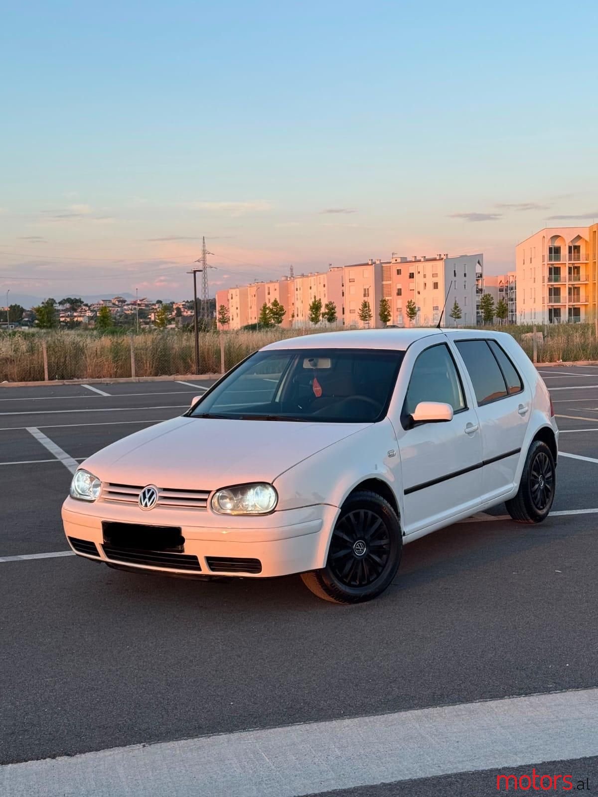 2000' Volkswagen Golf photo #1