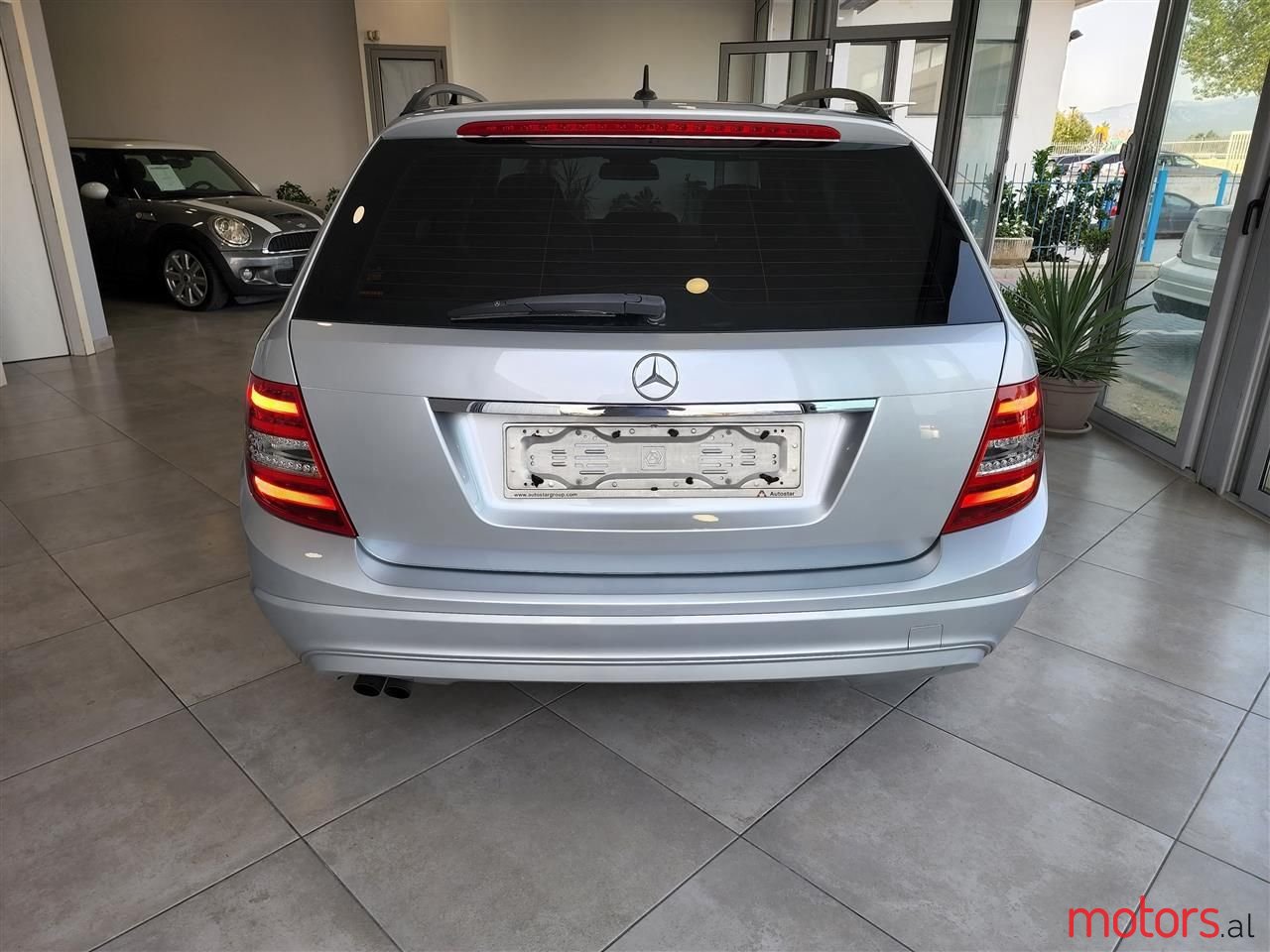 2011' Mercedes-Benz 220 photo #5