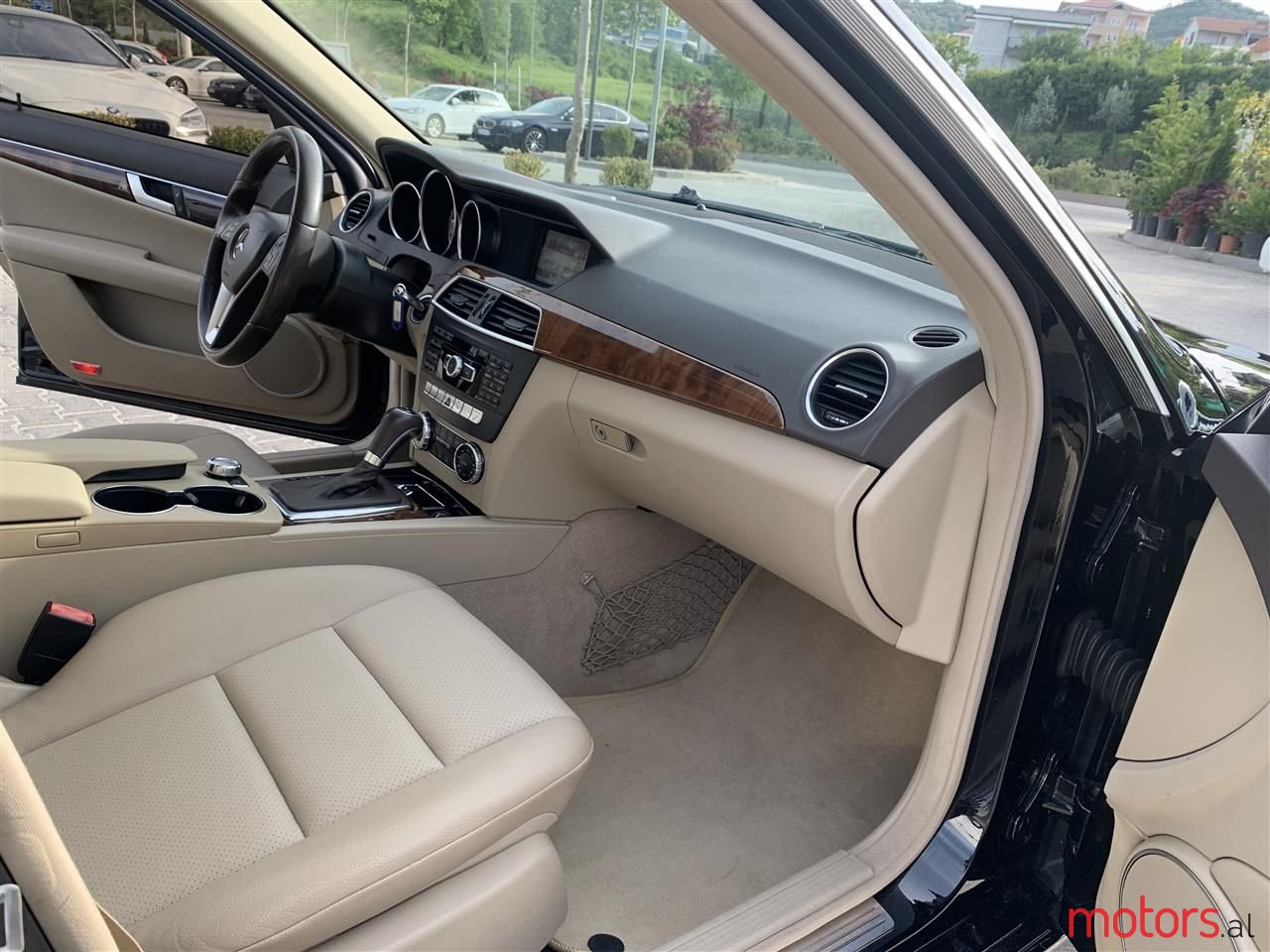 2013' Mercedes-Benz C 300 photo #6