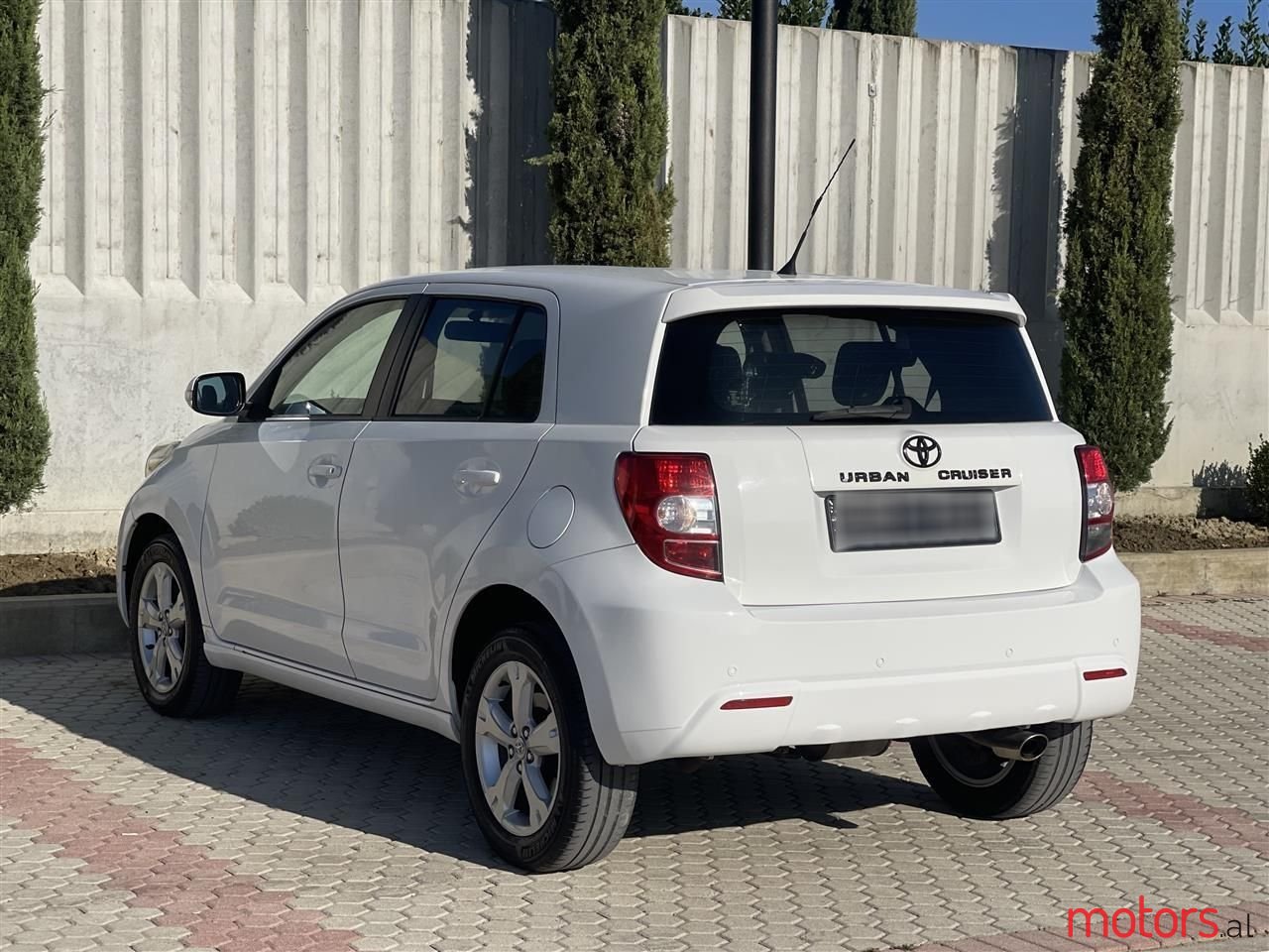 2009' Toyota Urban Cruiser photo #2