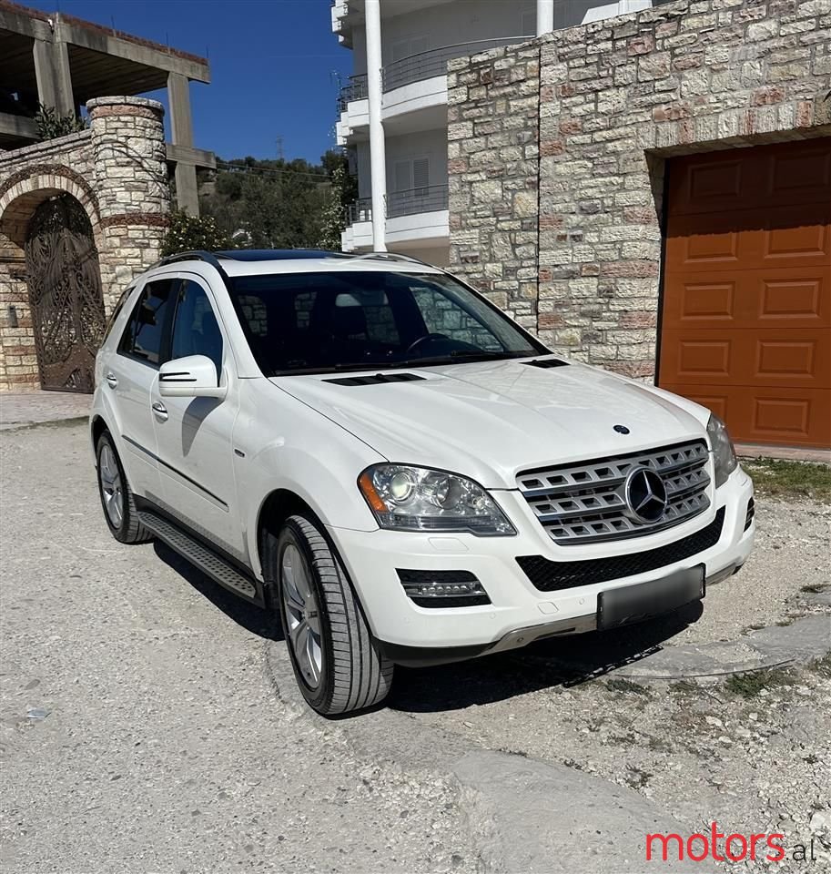 2011' Mercedes-Benz ML 350 photo #3