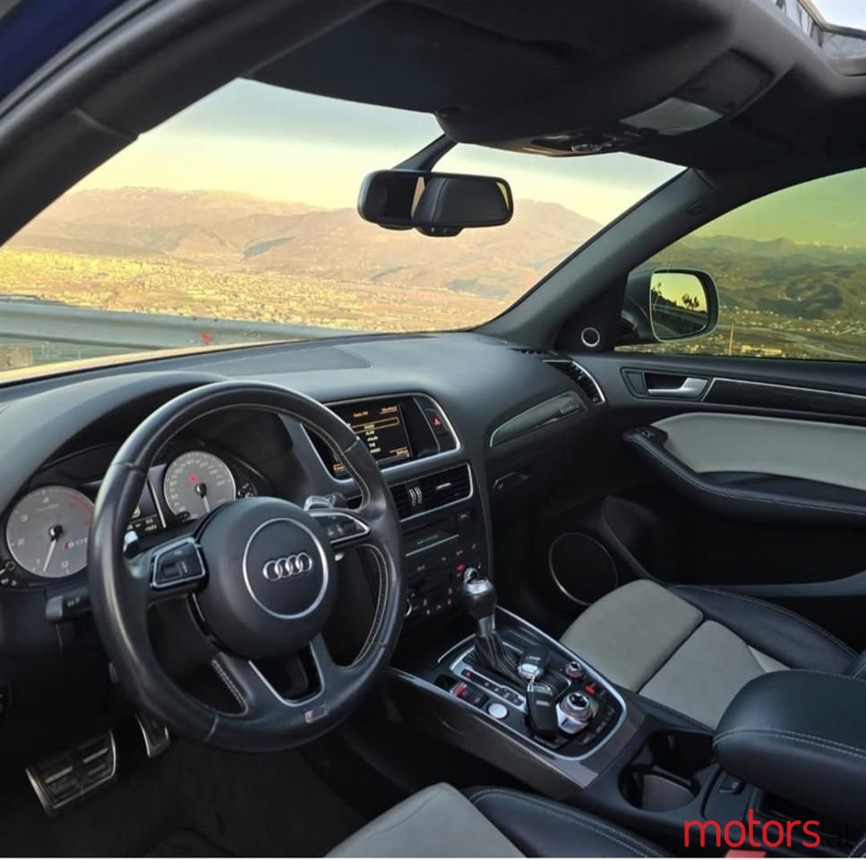 2016' Audi SQ5 photo #6