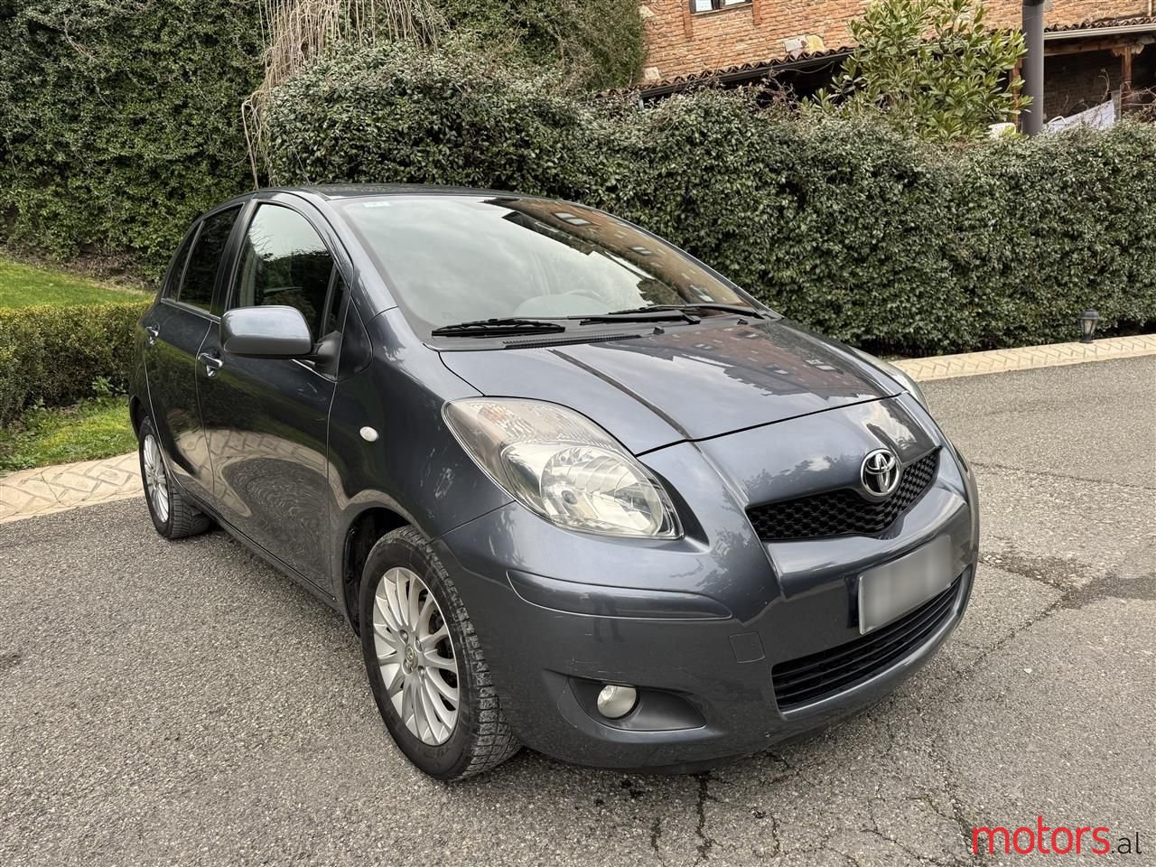 2009' Toyota Yaris photo #5