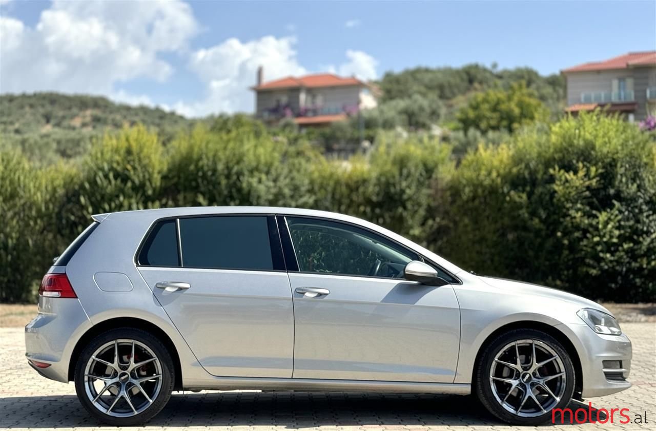 2014' Volkswagen Golf photo #6