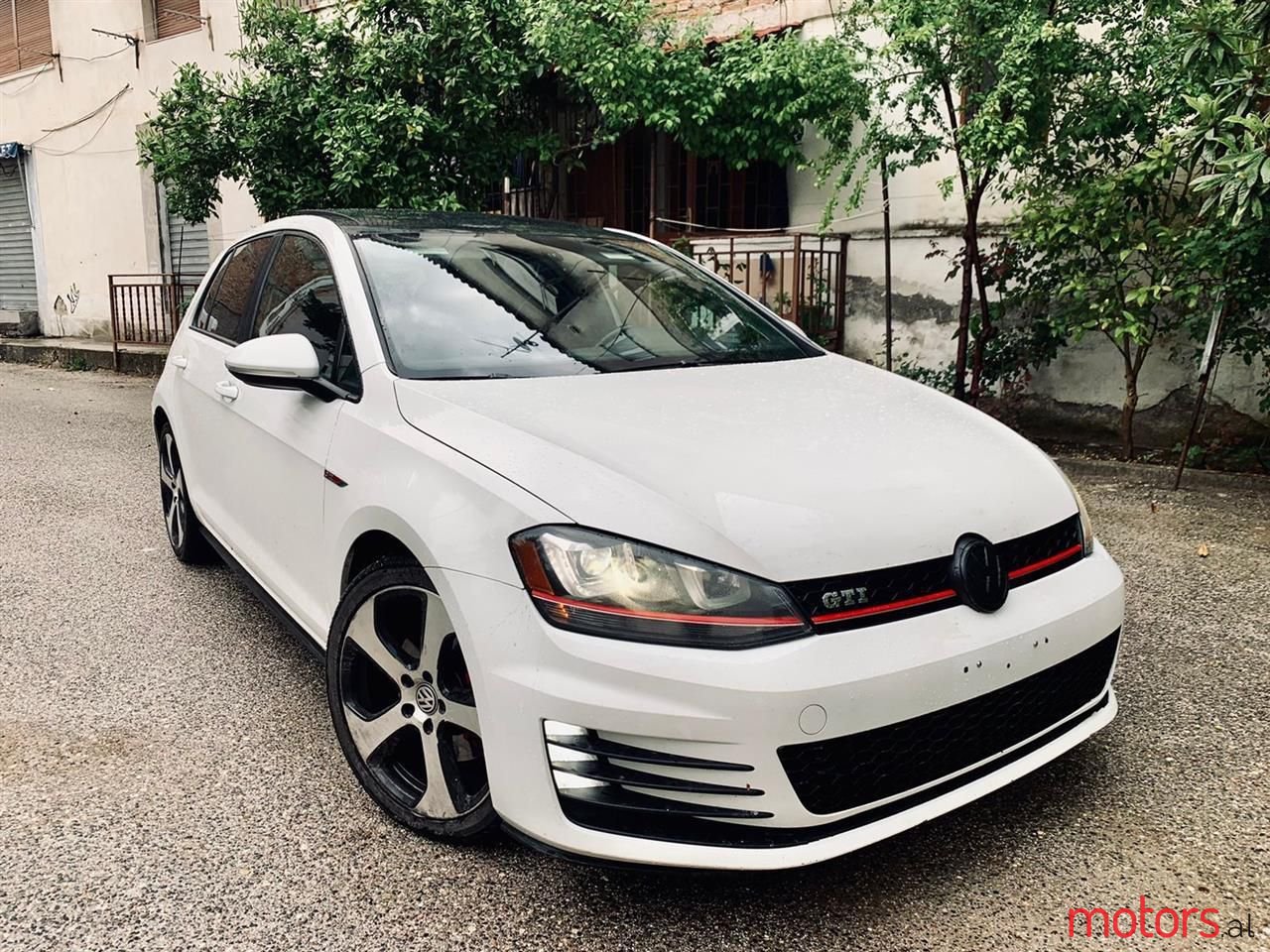 2016' Volkswagen Golf photo #6