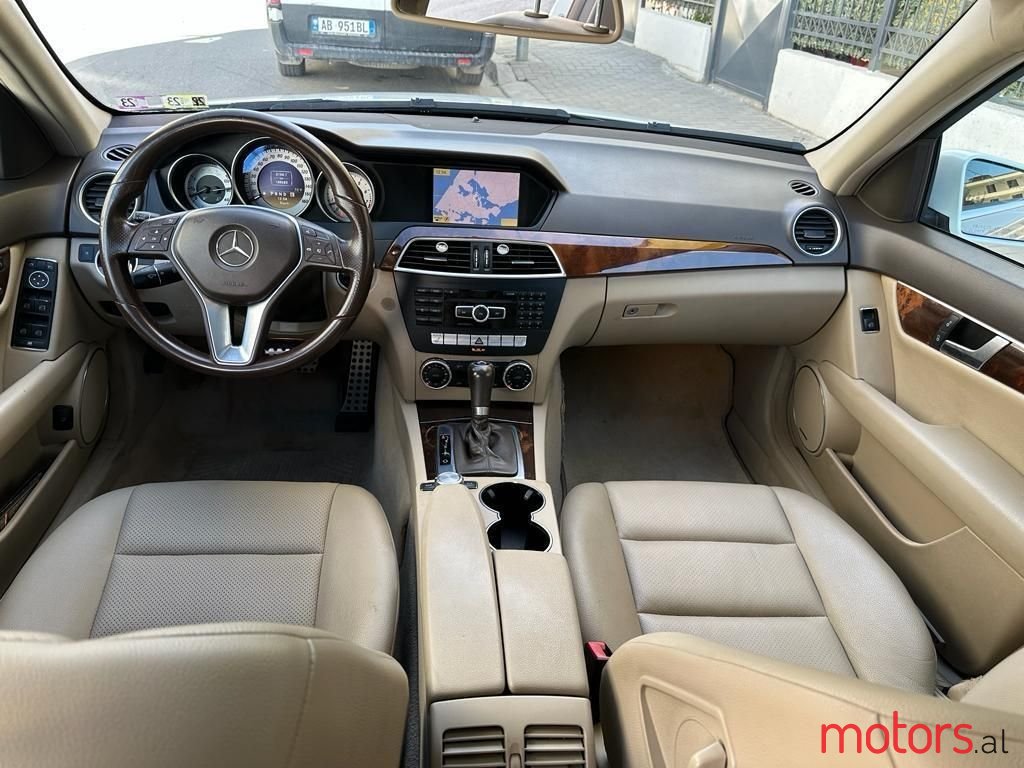 2012' Mercedes-Benz C 300 photo #5