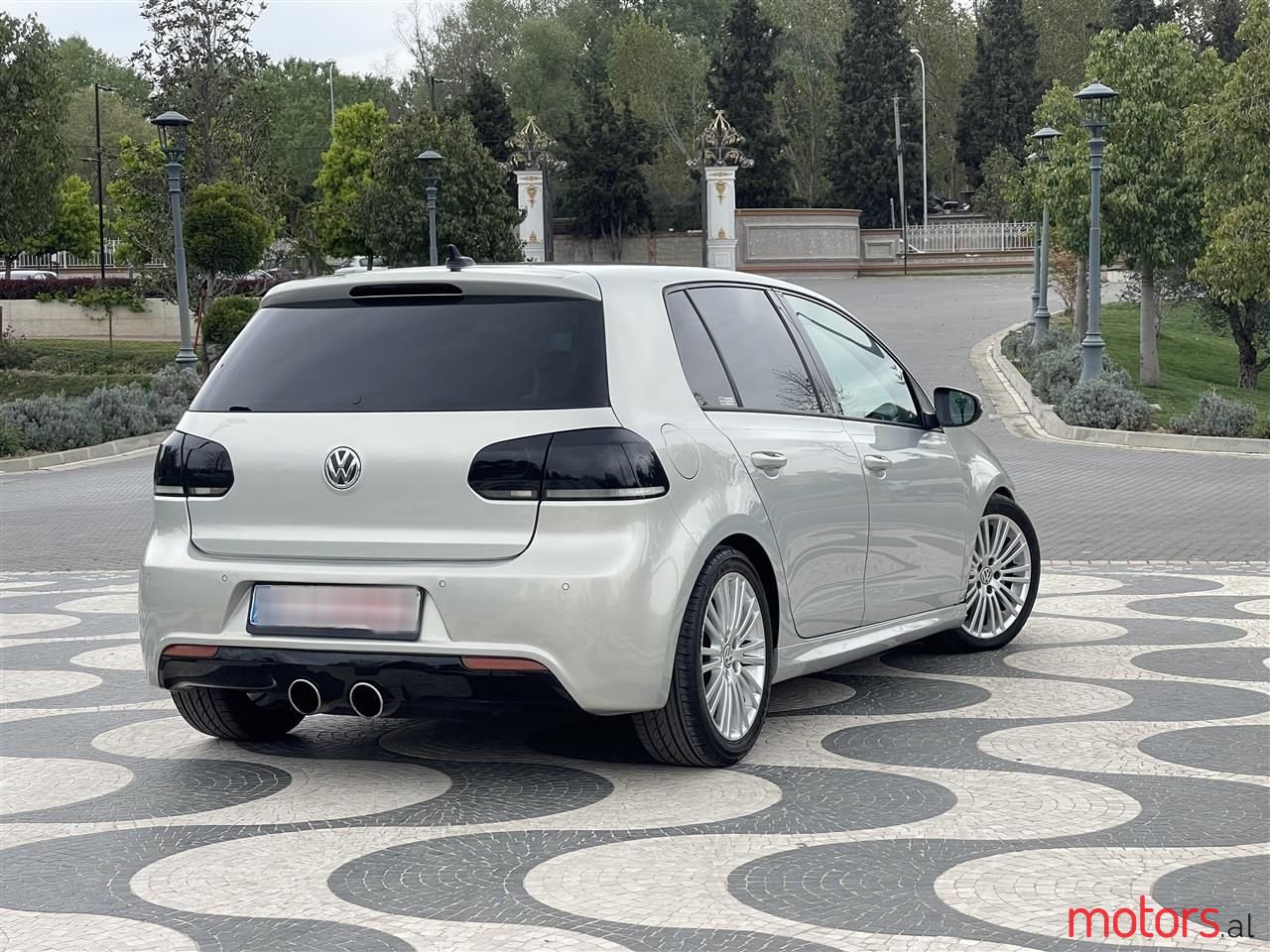 2010' Volkswagen Golf photo #5