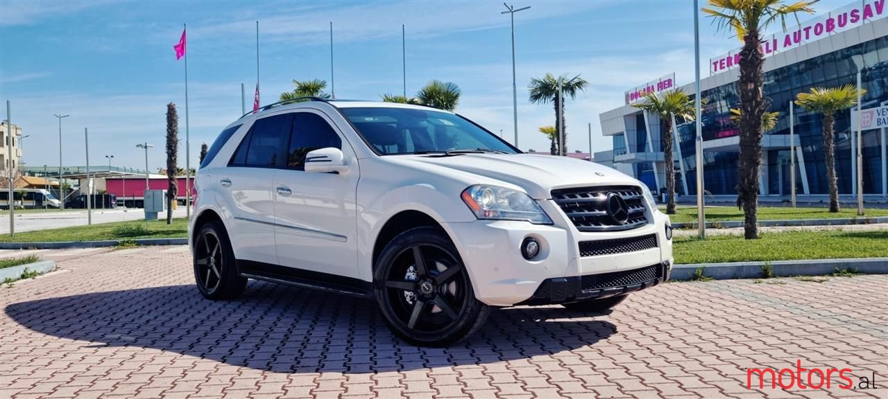 2011' Mercedes-Benz ML 350 photo #2