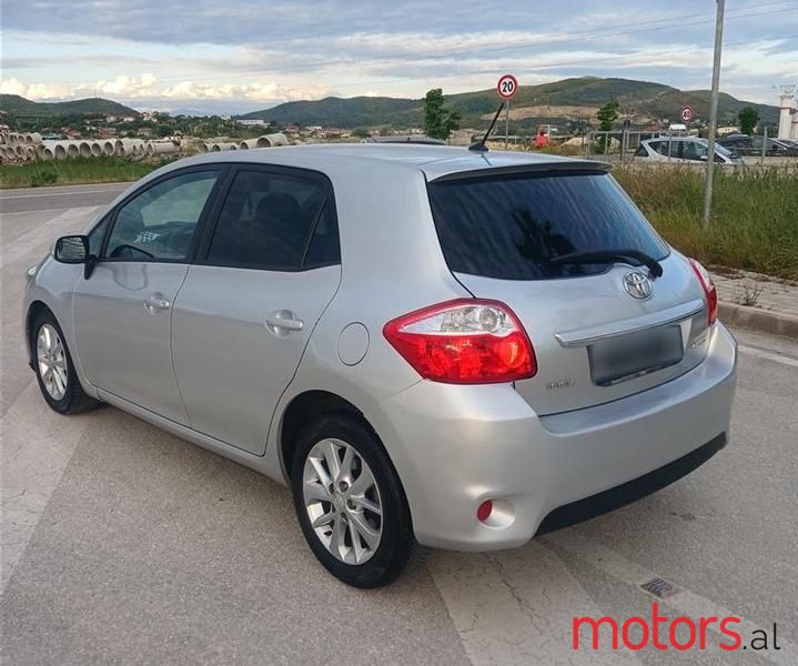 2012' Toyota Auris photo #4