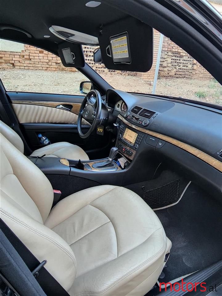 2008' Mercedes-Benz E 280 photo #3