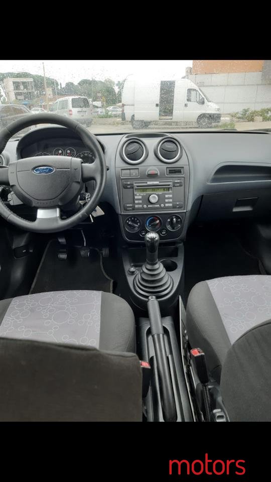 2008' Ford Fiesta photo #6