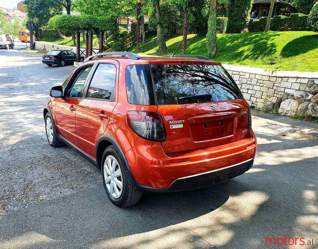 2011' Suzuki SX4 photo #6