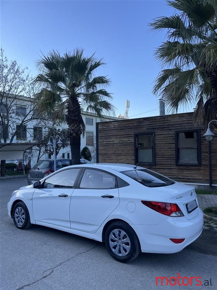 2016' Hyundai Accent photo #2