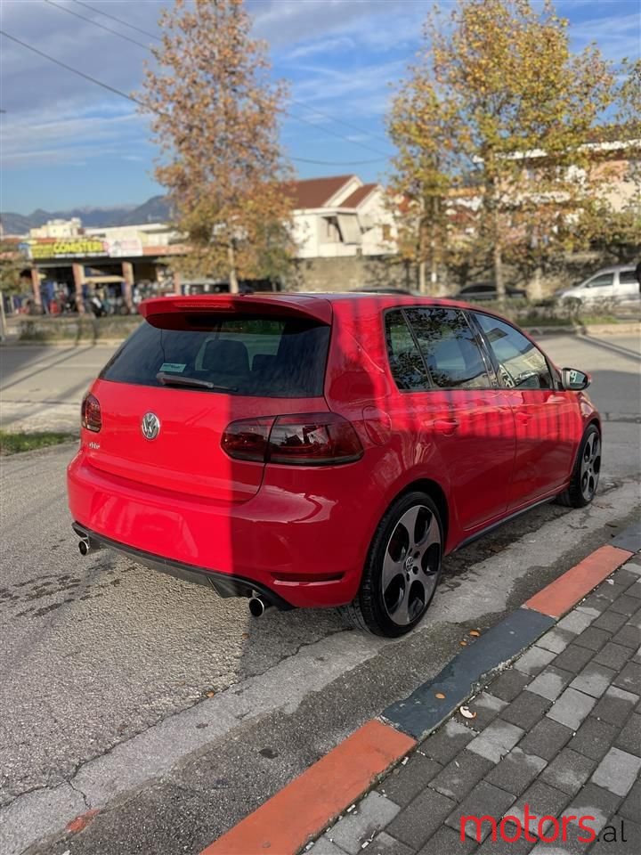 2010' Volkswagen Golf photo #2