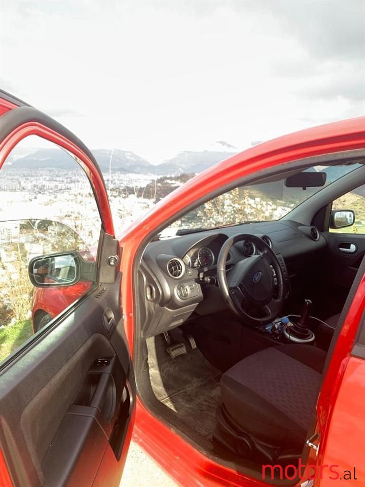 2004' Ford Fiesta photo #2