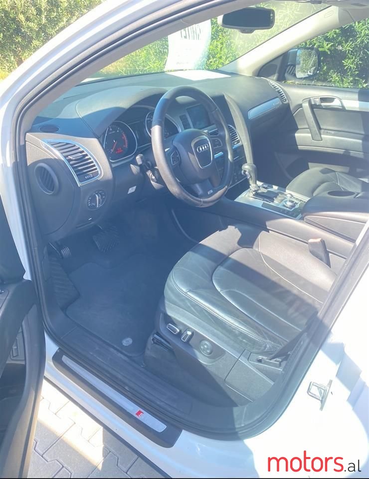 2011' Audi Q7 photo #3