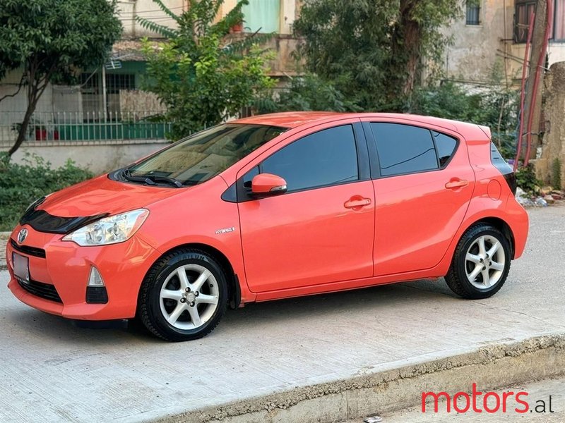 2013' Toyota Yaris photo #6