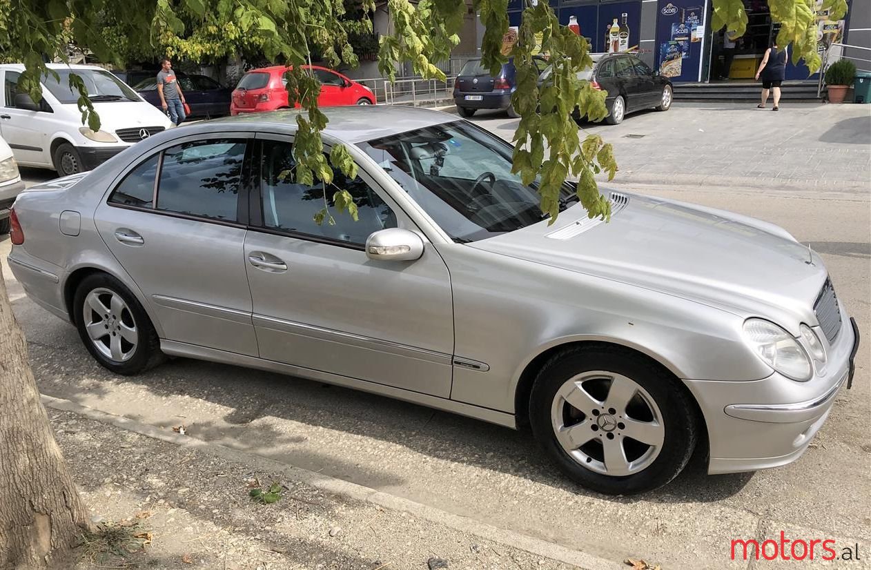 2004' Mercedes-Benz E 320 photo #1