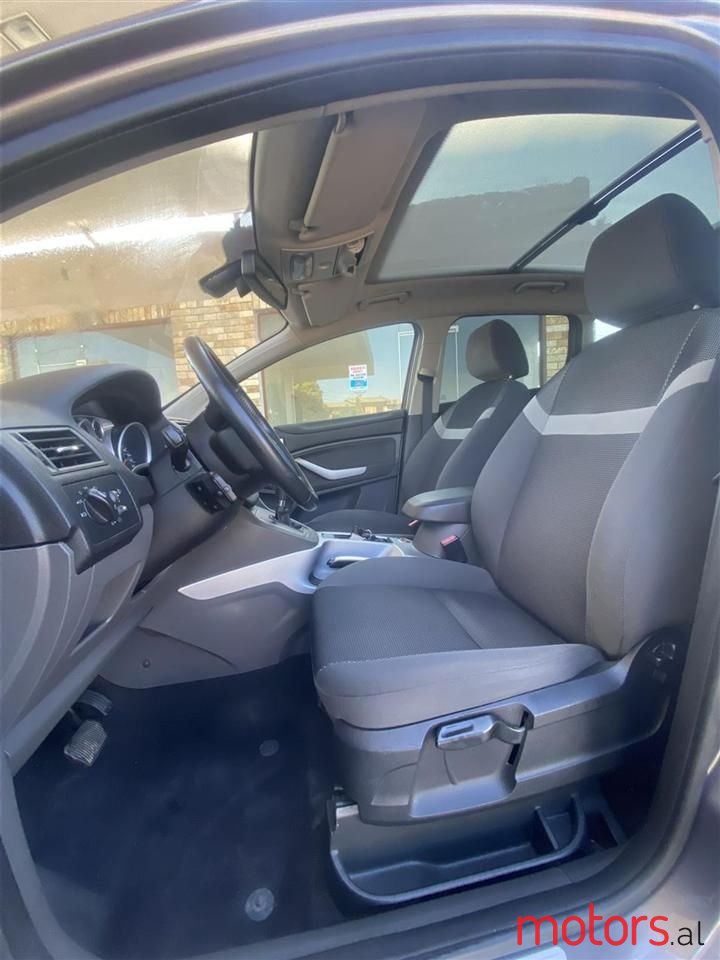 2012' Ford Kuga photo #6