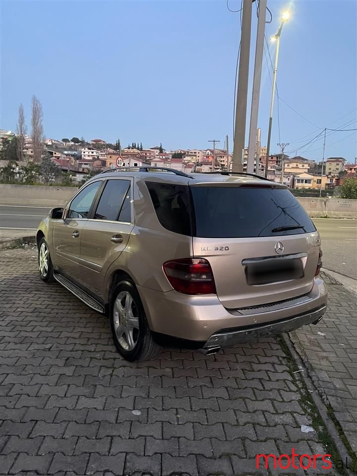 2007' Mercedes-Benz 320 photo #6