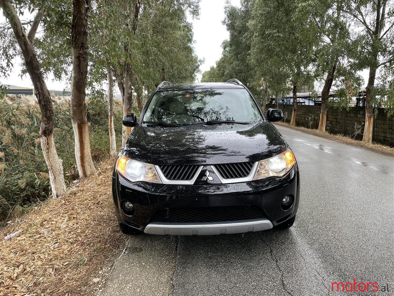 2008' Mitsubishi Outlander photo #2