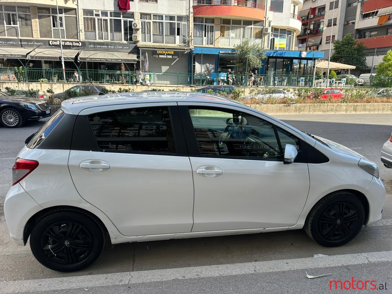 2013' Toyota Yaris photo #3