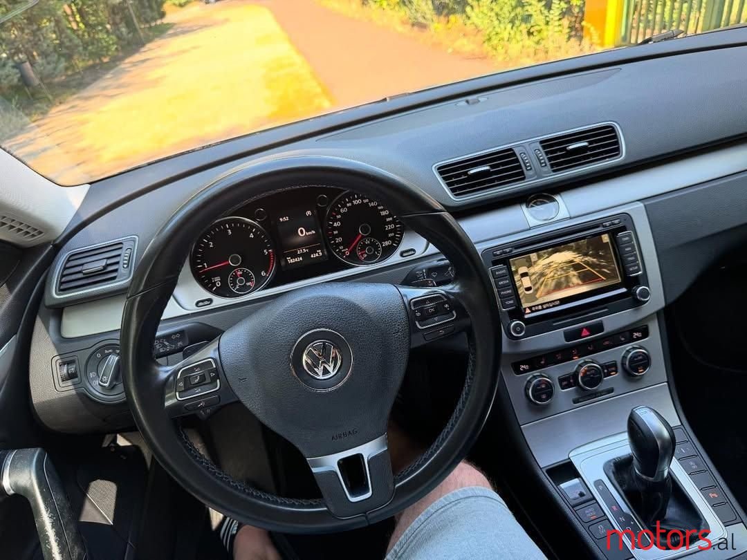 2015' Volkswagen Passat photo #5